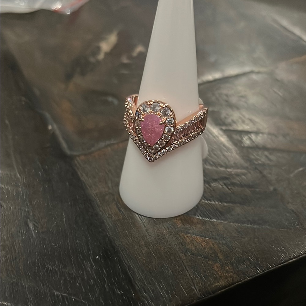 The Moments Matter lab created pink ice crystal on rose gold plating